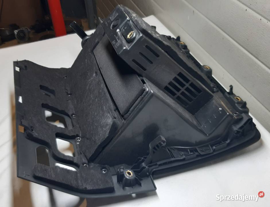 SCHOWEK PASAŻERA AUDI A3 8V 20122019 8V1857035