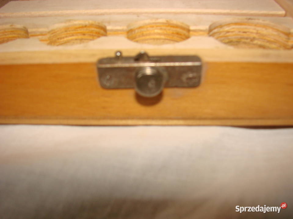 skrzynka na gwintowniki narzynki itp PRL Pozostałe Pruszcz Gdański