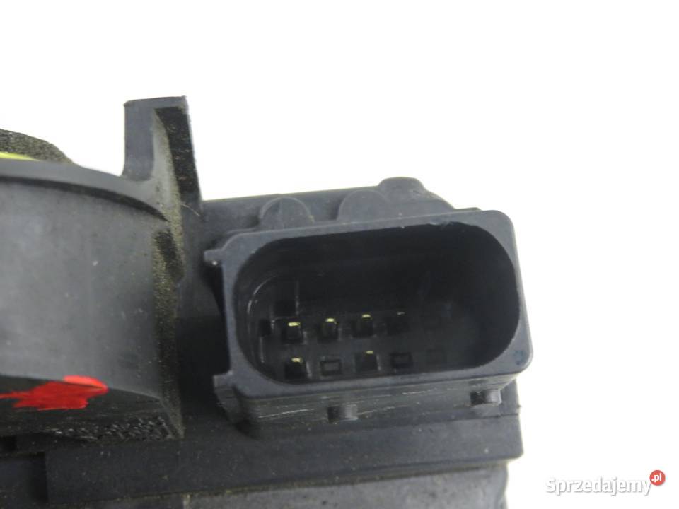 ZAMEK LEWY PRZEDNI OPEL INSIGNIA A