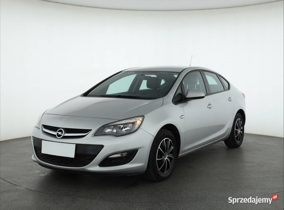 Opel Astra 14 T 4/5 Piaseczno