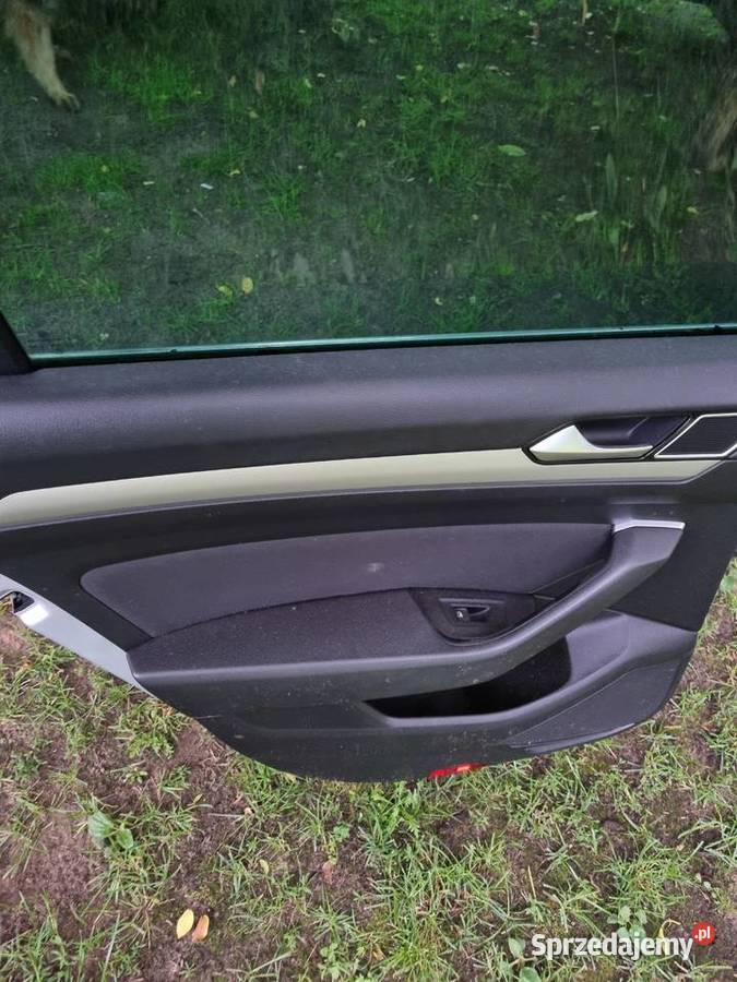 drzwi lewe prawe tył passat B8 sedan LA7W sprzedam