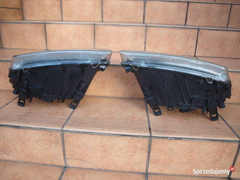 Ford Focus Mk2 lampy przód zwykłe 2004 2008r sprzedam