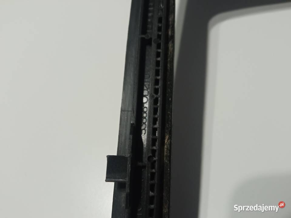 Prawe zakończenie podszybia Toyota Yaris III