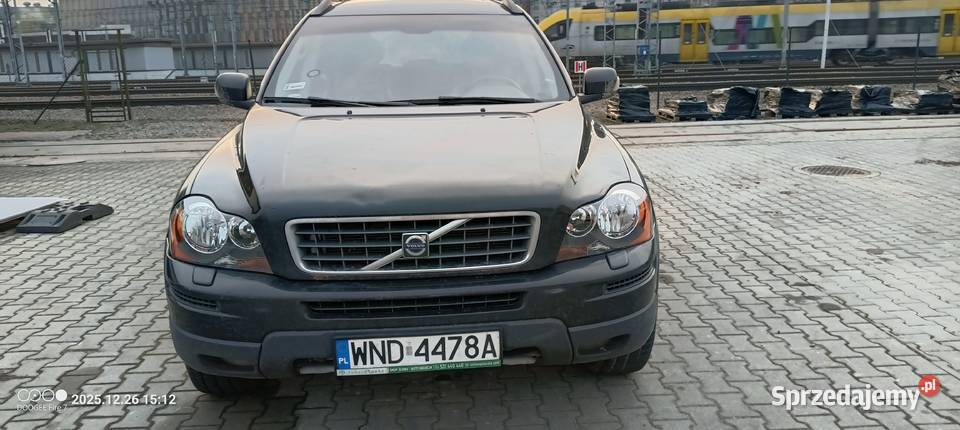 VOLVO XC90 LIFT 24 D5 186 AWD nieuszkodzony Kozłów sprzedam