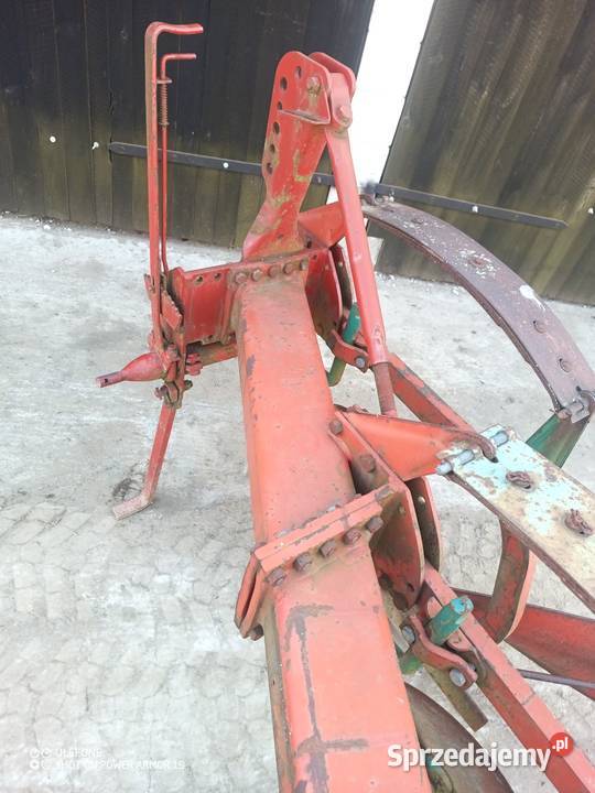 Plug Kverneland 3 skiby na resorze Rolnictwo Rostkowo