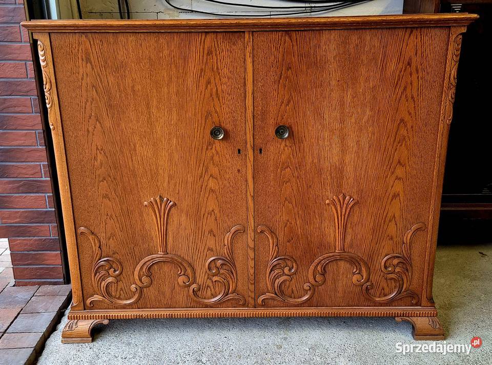 Stara komoda dębowa z rzeźbieniami Bydgoszcz