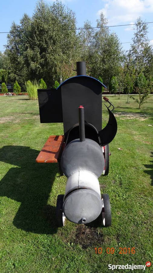 Grill wędzarnia lokomotywa na kółkach Grębów