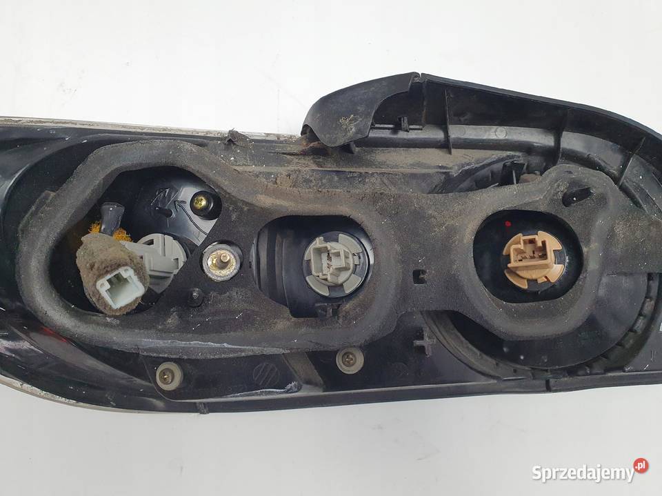 LAMPA PRAWA Mazda Rx8 Rx8 0312r TYLNA prawy tył osobowe Rudka