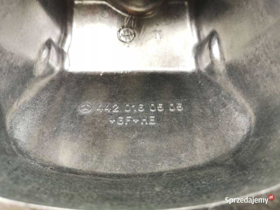 POKRYWA ZAWORÓW CYLINDRA MERCEDESBENZ OM 442 ASO Pozostałe