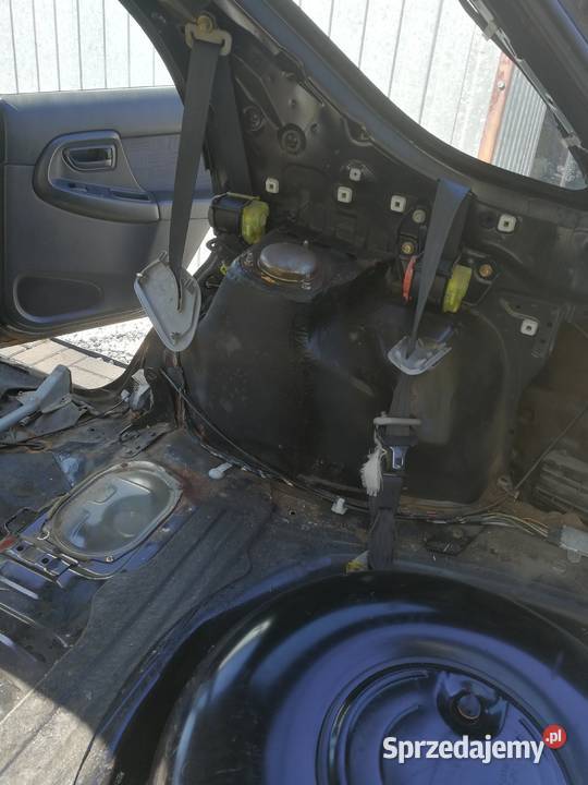 Impreza 20 lpg całość części Strzegom sprzedam