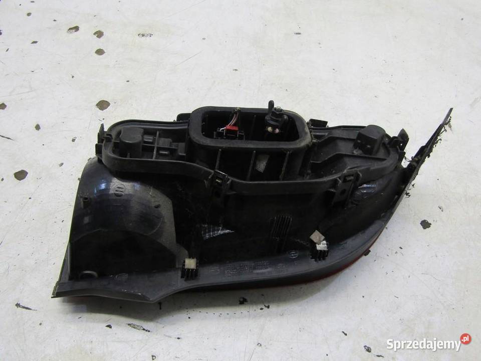 VOLKSWAGEN UP LAMPA PRAWA PRAWY TYŁ TYLNA 156320 osobowe