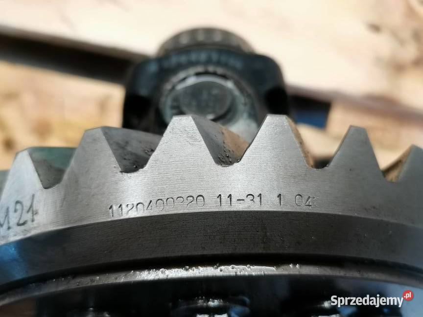 Środek osi Holland LM 435 Spicer 11X31 Przód Wilkowo