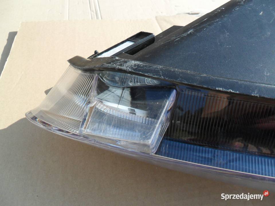 Ford Fiesta Mk8 Reflektor Prawy H1BB13W029AE wielkopolskie Nowy Tomyśl sprzedam