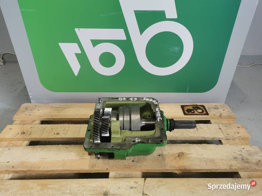 Przystawka przedniego napędu John Deere 6320 Wilkowo sprzedam