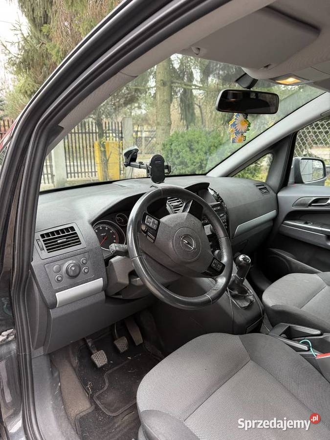 Opel Zafira 2012 18 benzyna 7os rodzinne autko Łódź sprzedam