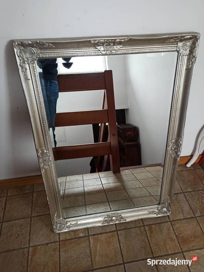 Lustro w srebrnej ramie Anglia Budzyń