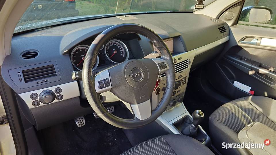 Opel Astra H 2008 16 benzyna Szydłowiec