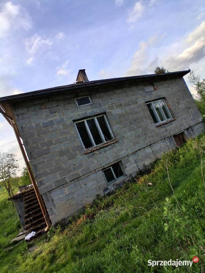 Działka zdomem i budynkiem gospodarczym Dębica