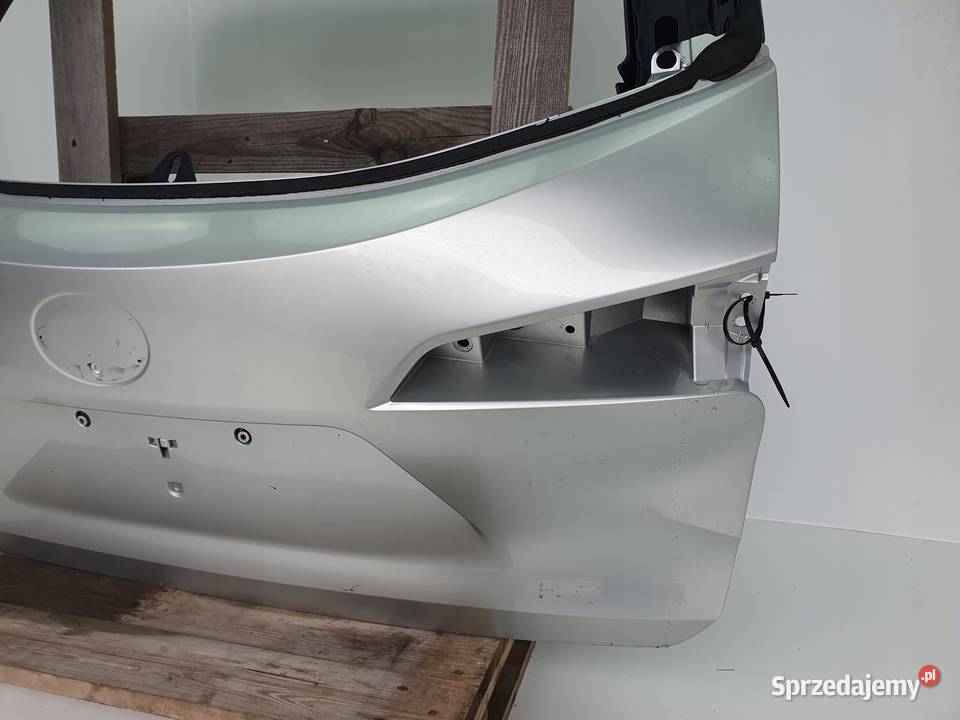 TYLNA KLAPA Toyota Corolla XII E21 KOMBI 2018 Klapy bagażnika