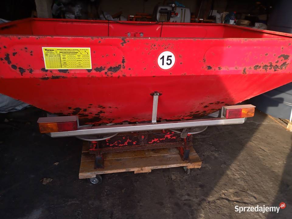 Rozsiewacz nawozu dwutalerzowy Leźnica Wielka