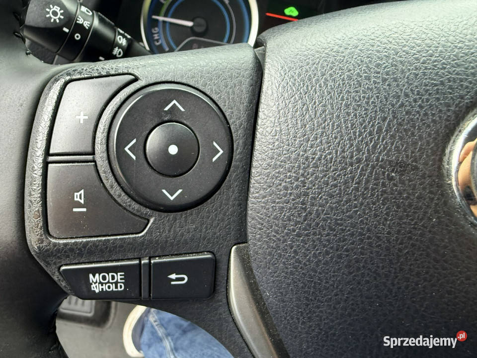 Toyota Auris Hybryda niski przebieg oryginalny Poznań