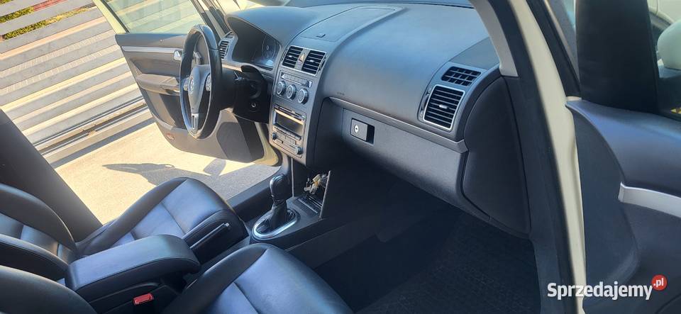 Volkswagen Touran 16 Tdi z 2012 r z Niemiec Touran sprzedam