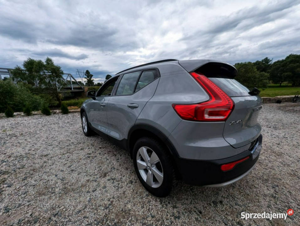 Volvo XC 40 xc40 T2 piekny szary kolor benzyna 129KM Kamienna Góra