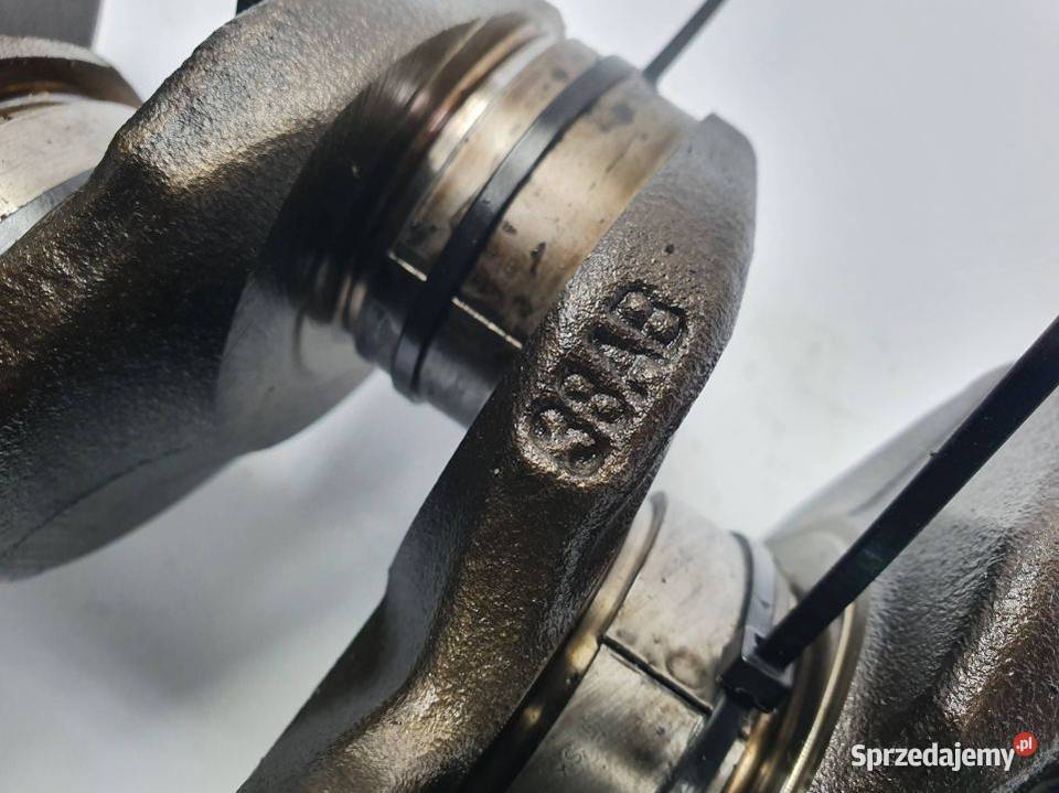 WAŁ KORBOWY VOLKSWAGEN TOURAN BMN