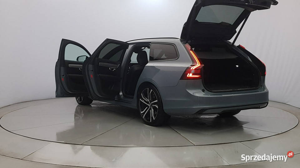 Volvo V90 B5 D AWD RDesign Z Polskiego Salonu Warszawa