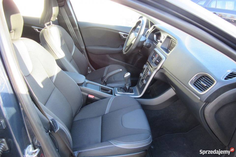 Volvo V40 niebieski bezwypadkowy Sopot