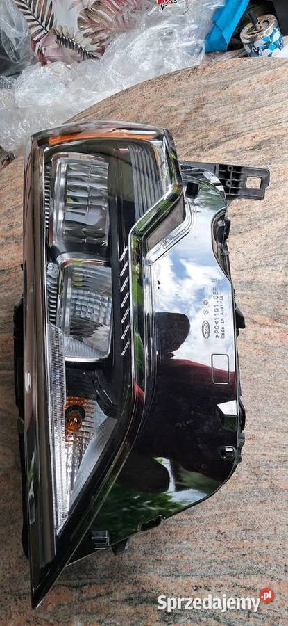 Sprzedam lampe lewą Audi Q3 2022 r Ząbki