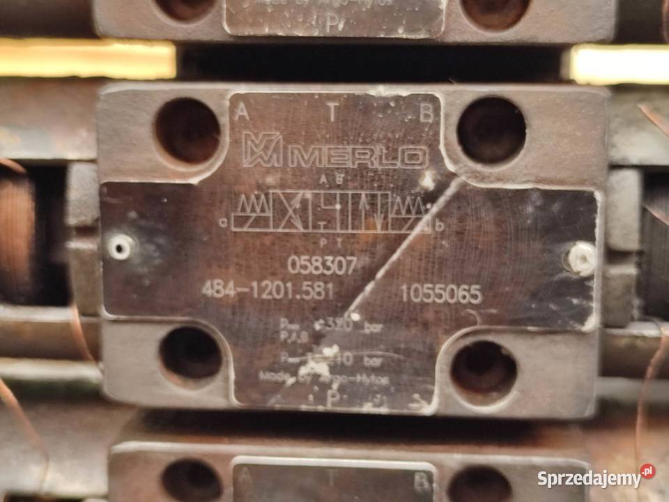 Blok hydrauliczny Merlo 4025 M18040077A