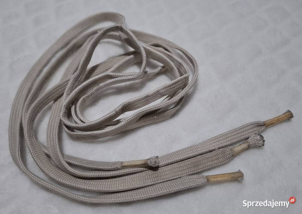 Sznurówki 110 płaskie 8mm białe podniszczone Czeladź