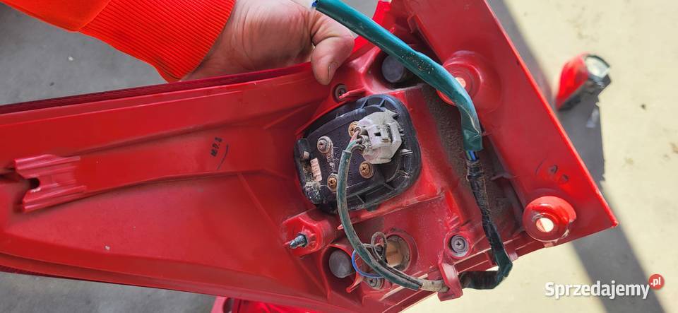 Lampy tył toyota auris 2 2014r Narol