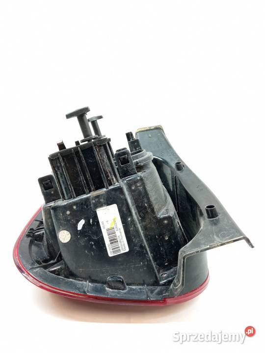 LAMPA TYŁ PRAWA EUROPA 265503601R Dacia Duster