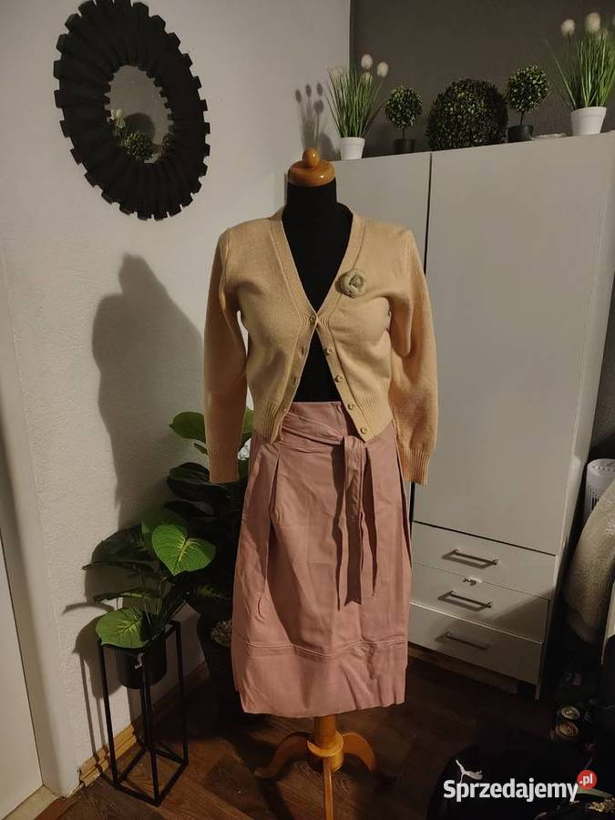 Spódnica skóropodobna i do tego sweterek Rozmiar 36(S) Koszalin