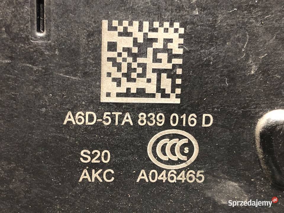 ZAMEK DRZWI PRAWY TYŁ SKODA FABIA III Hatchback