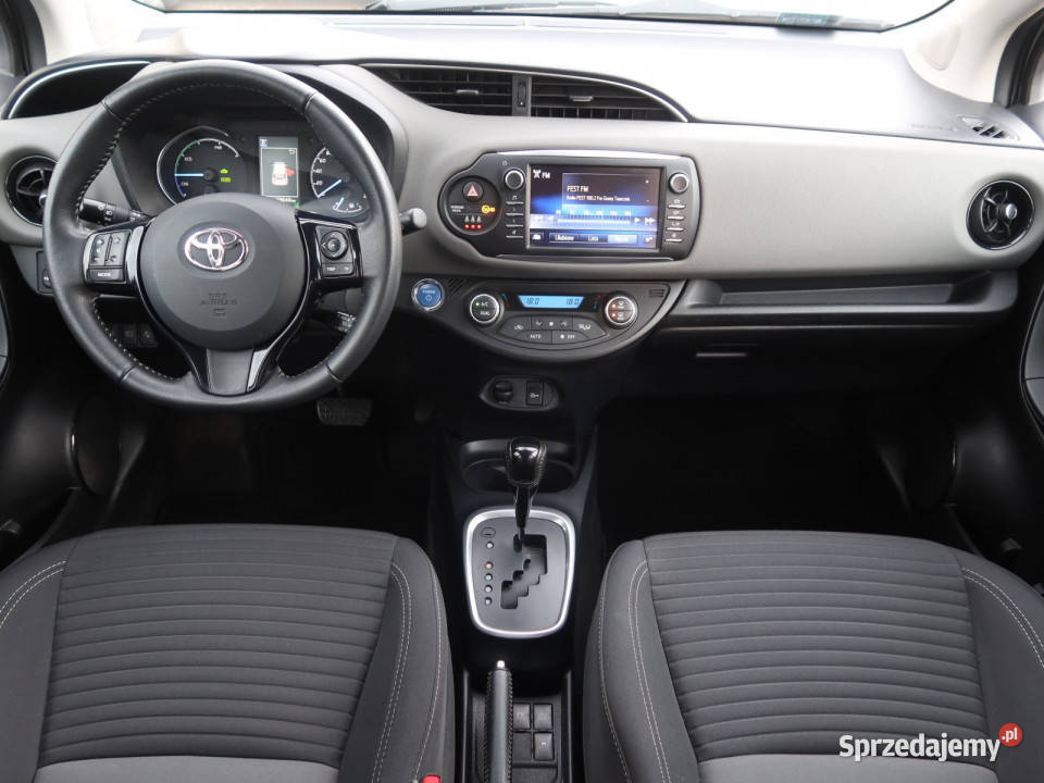 Toyota Yaris 15 Hybrid Katowice