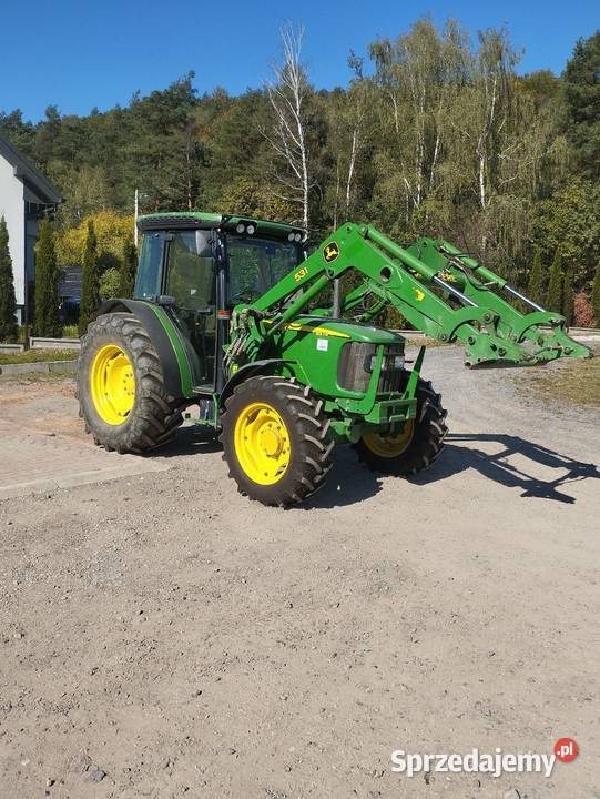 Ciągnik John Deere 5515 z turem mechaniczny