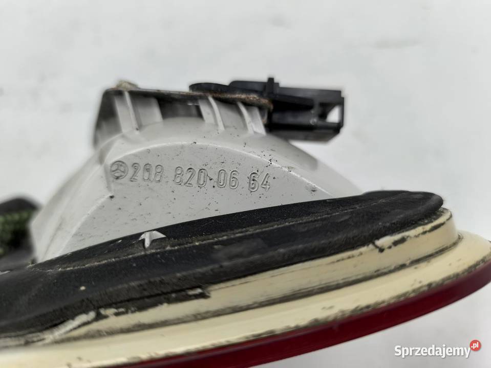LAMPA W KLAPĘ PRAWY TYŁ MERCEDES CLK W208 C208