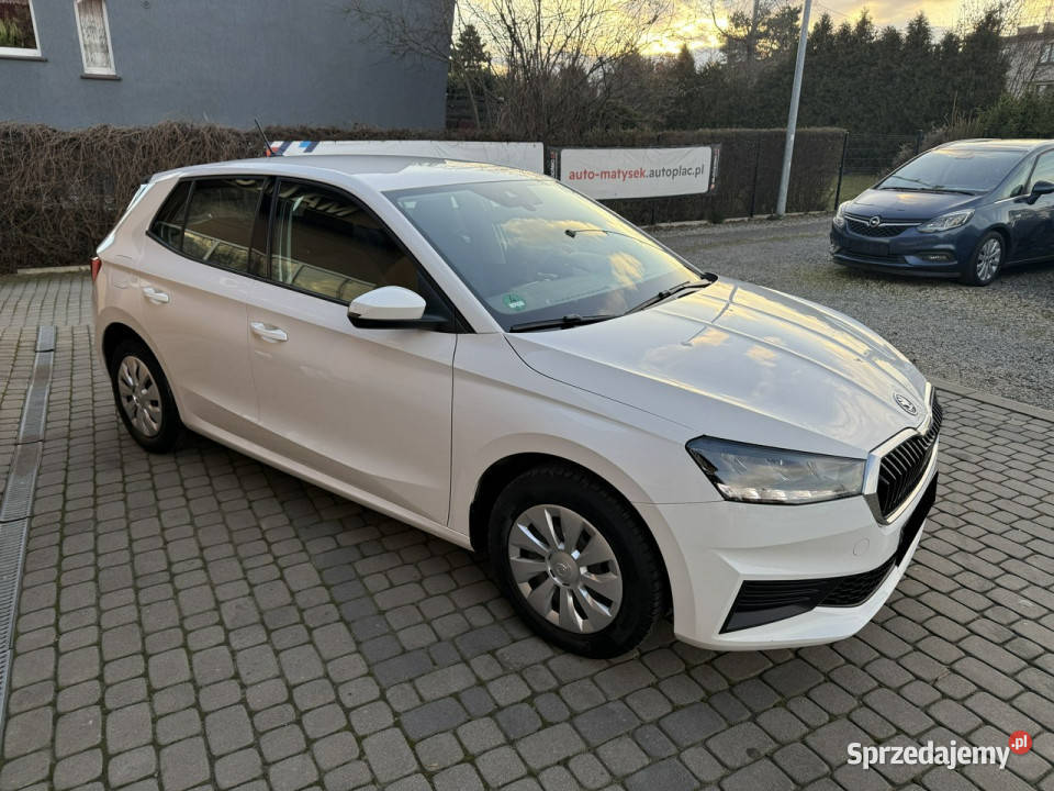 koda Fabia 10 65 Klima CarPlay Ledy Vat23 Serwis czujnik zmierzchu śląskie Orzech sprzedam