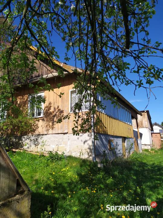 Urokliwe siedlisko z drewnianym domem cisza las Ptaszkowa