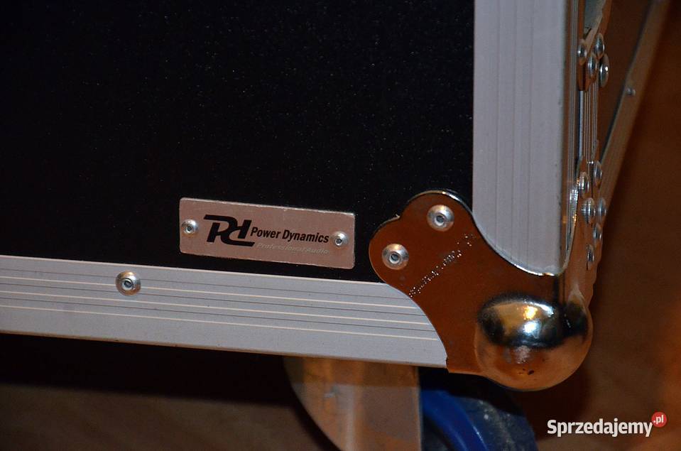 Mikser Behringer case rak z mocowaniem 19 Wołów