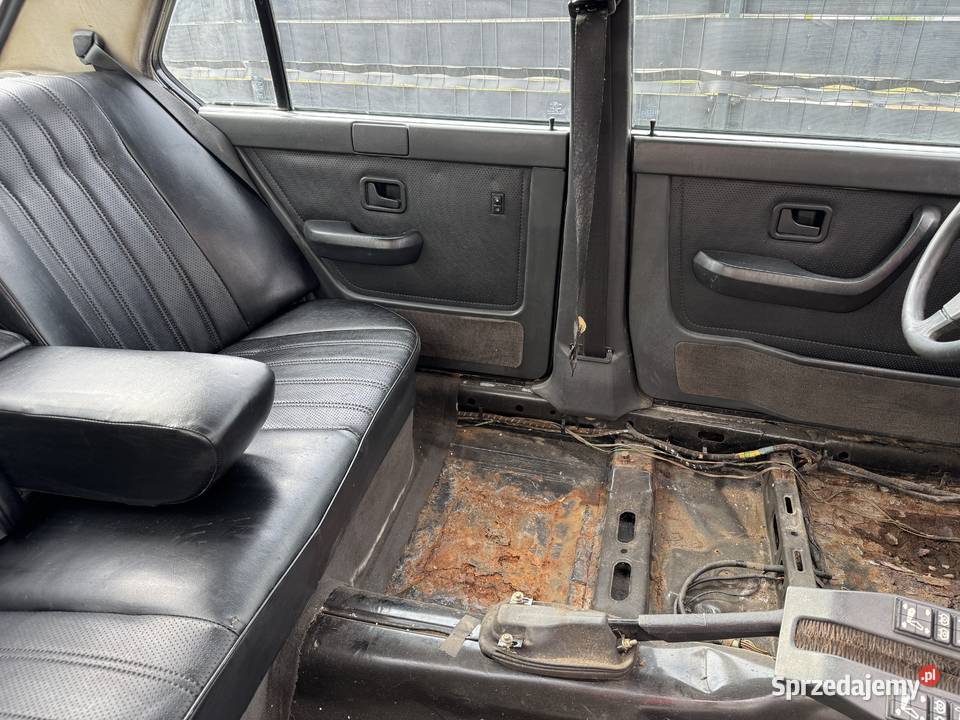 BMW E28 528i M30B28 Unikalne wyposażenie Janikowo