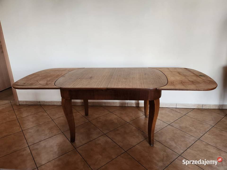 Sprzedam zaokrąglony rozkładany stół