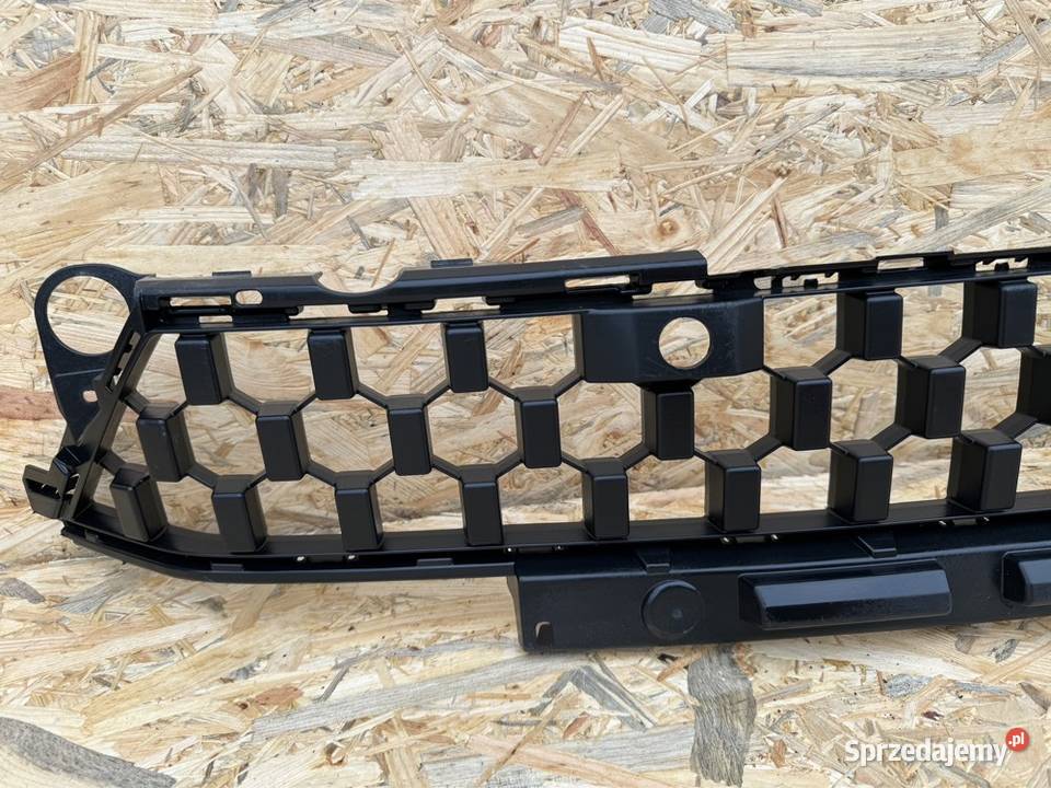 Kratka środkowa zderzaka przód megane 5 V etech