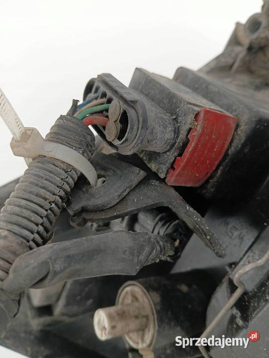 LAMPA PRZÓD PRAWA PRZÓD 89006309 Toyota Corolla świętokrzyskie