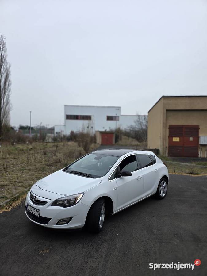 Opel Astra J 2021 14 Benz Hatchback Astra Legnica sprzedam