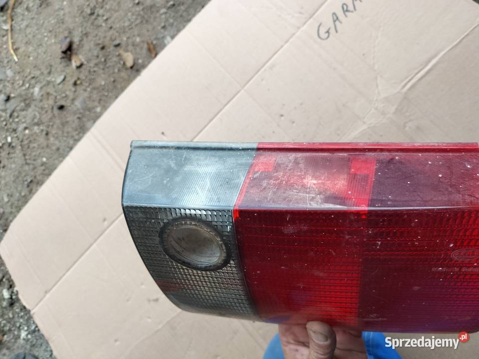 AUDI 80 B4 80B4 SEDAN LAMPA TYŁ TYLNA PRAWA Kamień-Kolonia