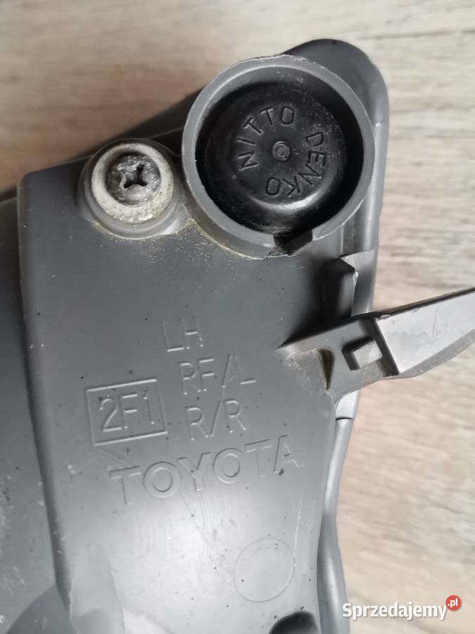 TOYOTA RAV4 IV LEWY HALOGEN TYŁ ORYG ICHIKOH osobowe Międzychód